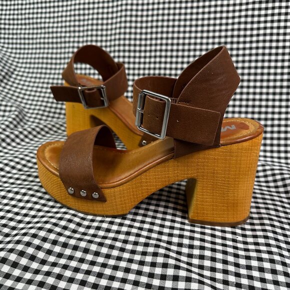 MIA Studded Brown Ankle Strap Heeled Platform Clog Sandal Women's Size 6.5 - Picture 1 of 7